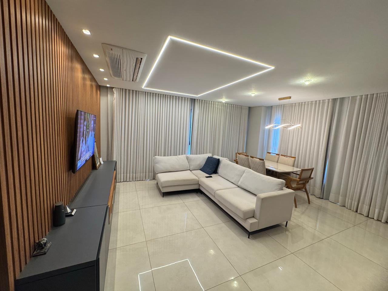 Apartamento Spot Marista - 3 suítes personalizado no 30º andar